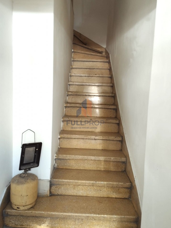 VIVIENDA COLECTIVA UBICADA EN LAVALLE AL 100  (6 UNIDADES FUNCIONALES)