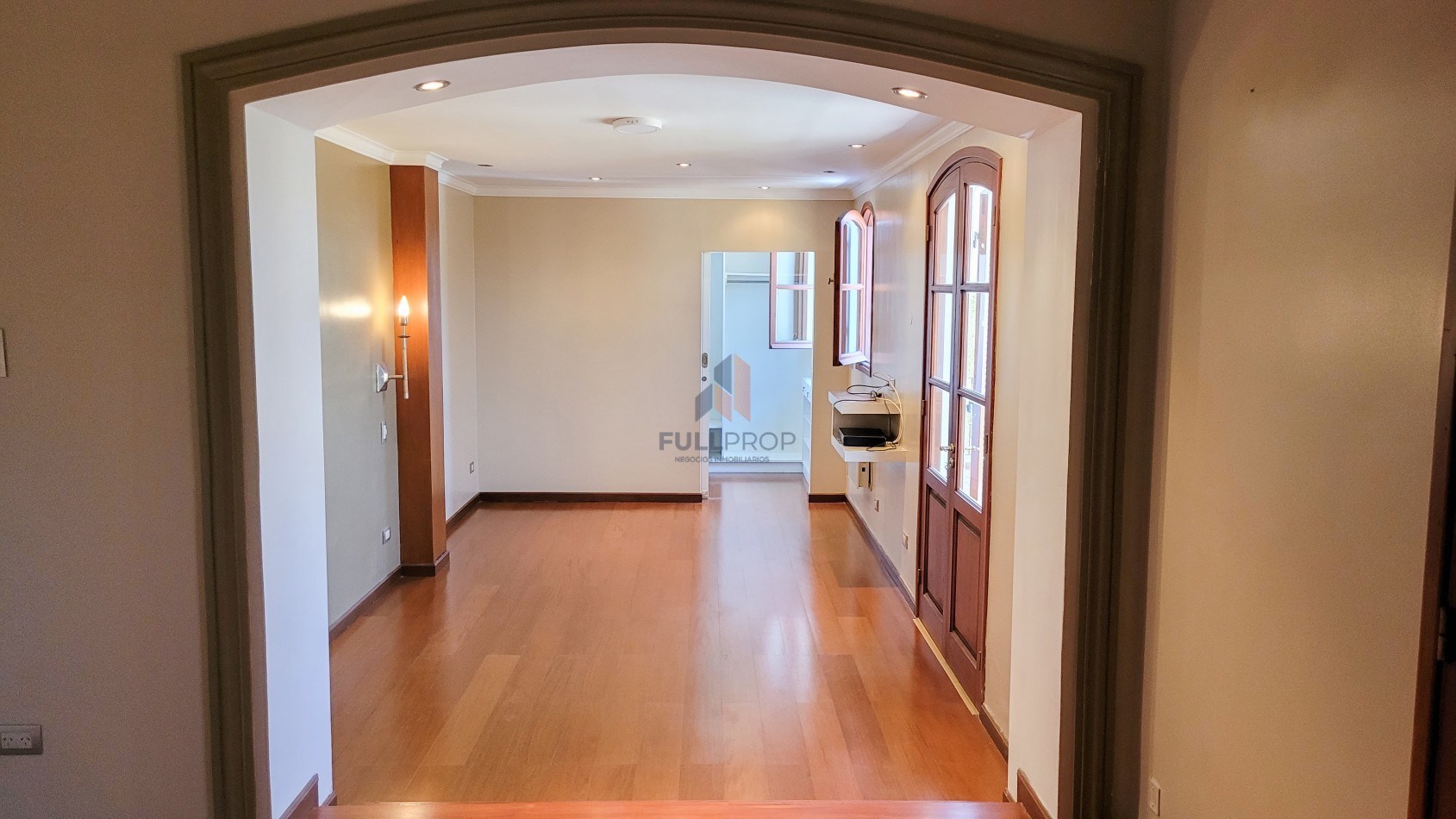 Elegante Casa Estilo Neo Colonial en Venta - Club de Campo El Tipal