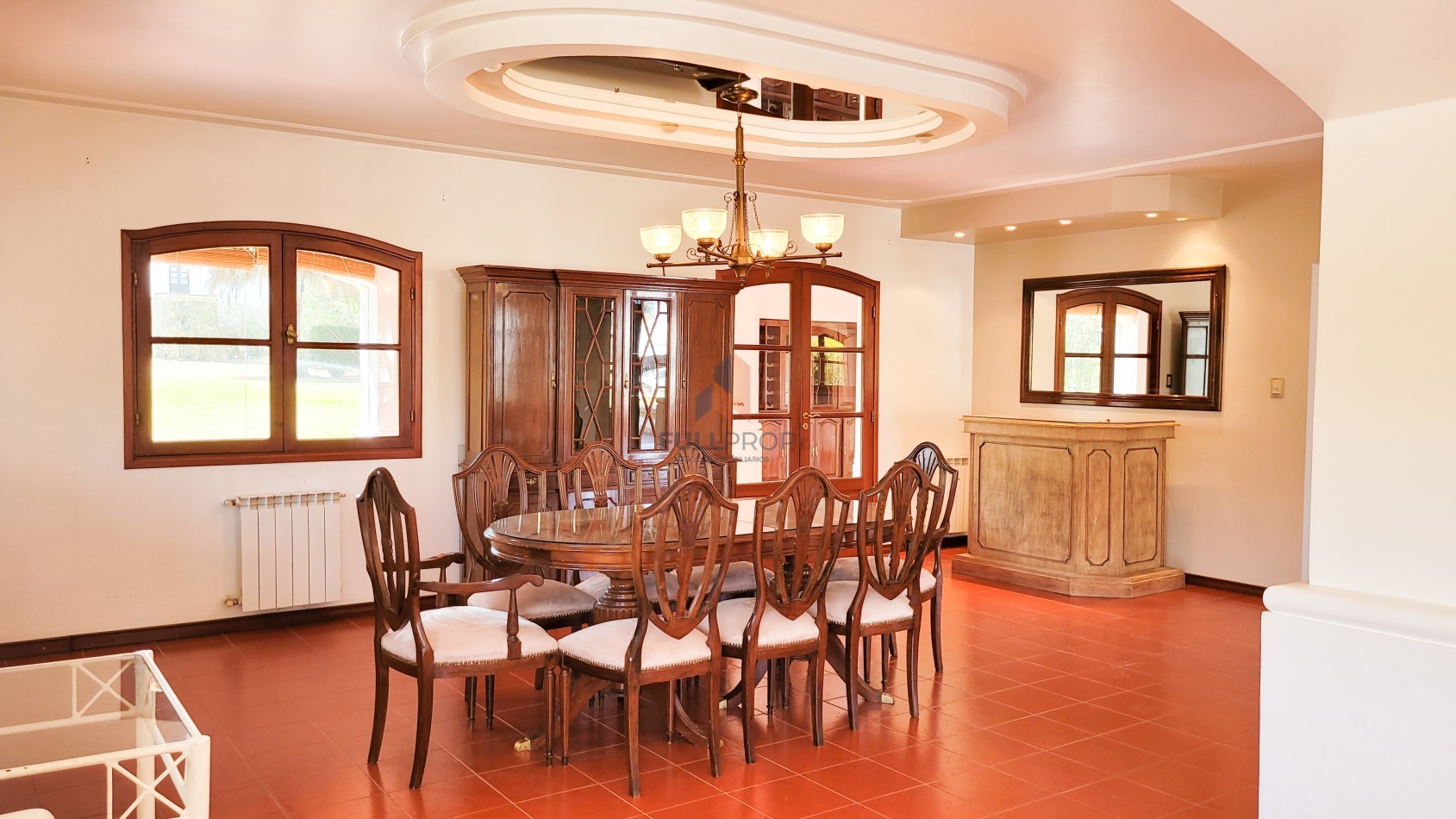 Elegante Casa Estilo Neo Colonial en Venta - Club de Campo El Tipal