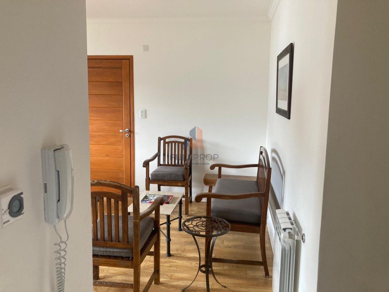 Departamento Amoblado de 2 dormitorios en Necochea al 200