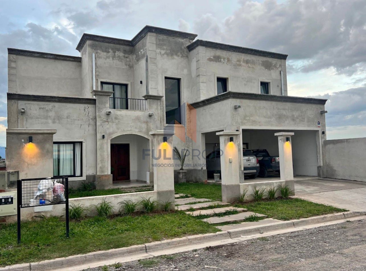 Hermosa casa de categoria  en Eko distrito