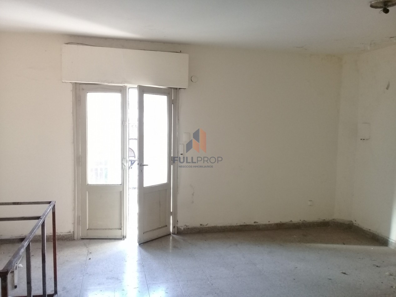 Casa a Reciclar en Leguizamon al 900