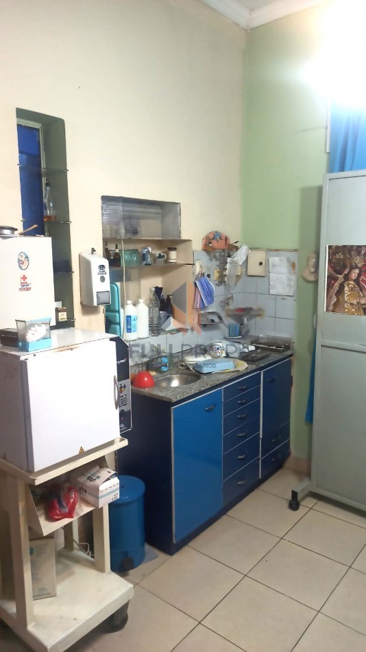 VIVIENDA COLECTIVA UBICADA EN LAVALLE AL 100  (6 UNIDADES FUNCIONALES)