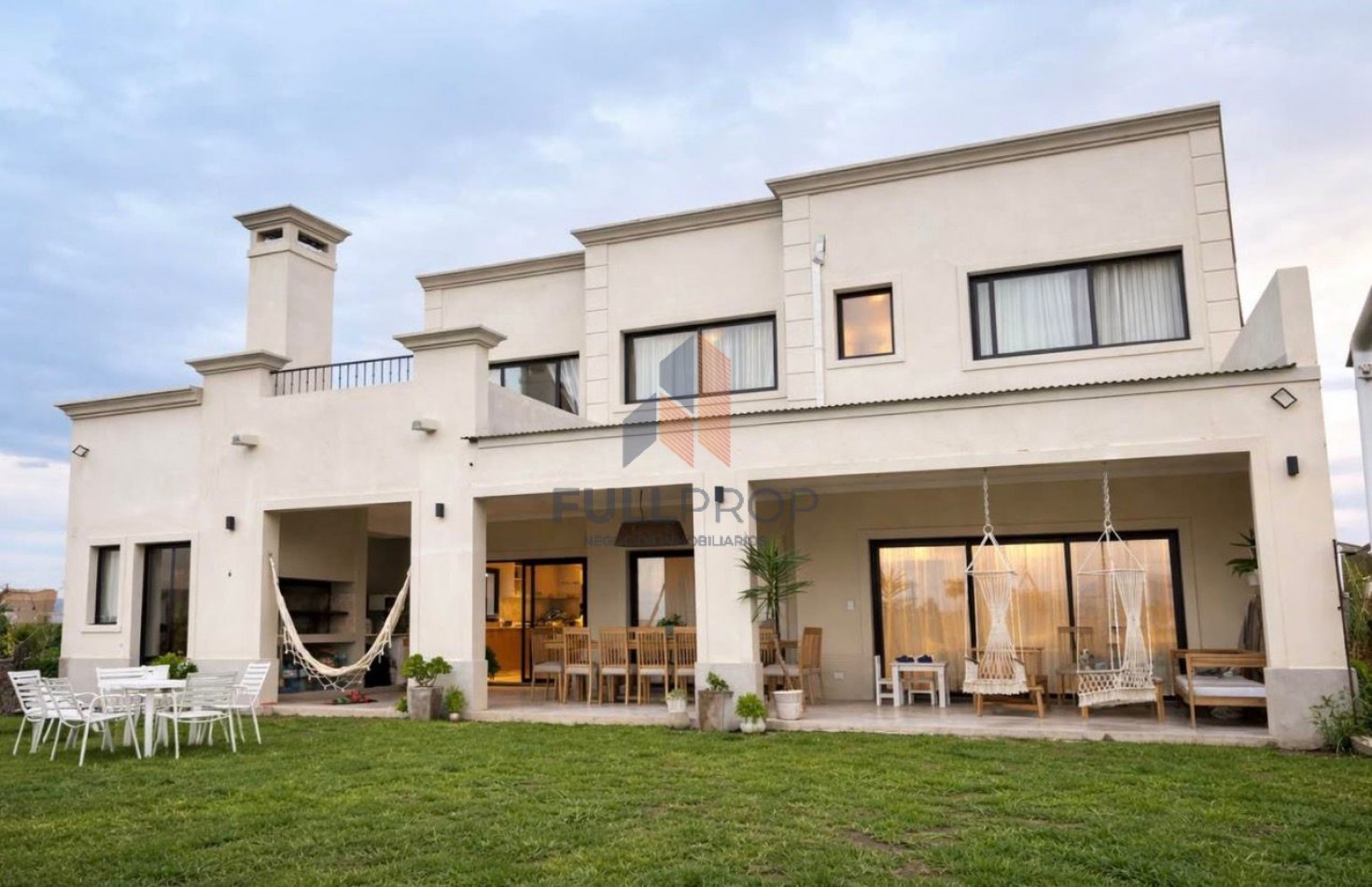 Hermosa casa de categoria  en Eko distrito