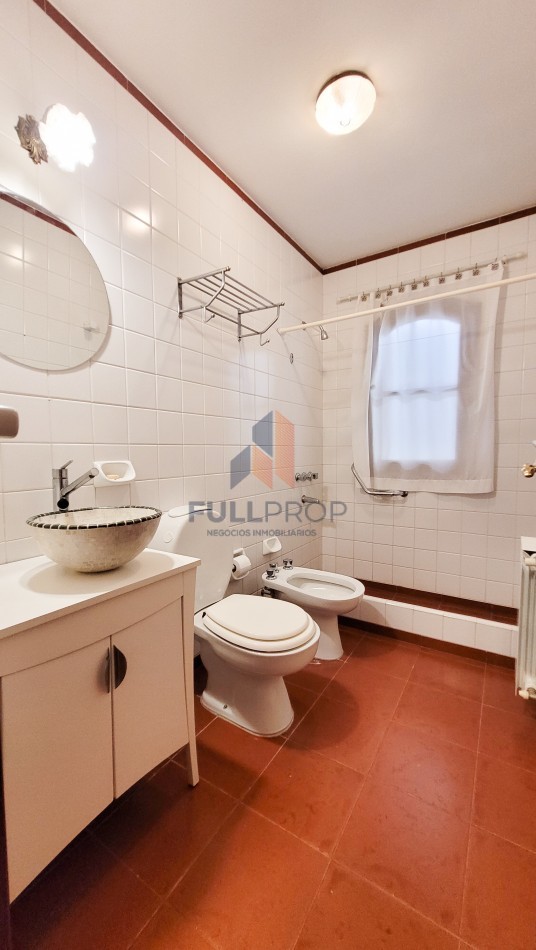 Elegante Casa Estilo Neo Colonial en Venta - Club de Campo El Tipal