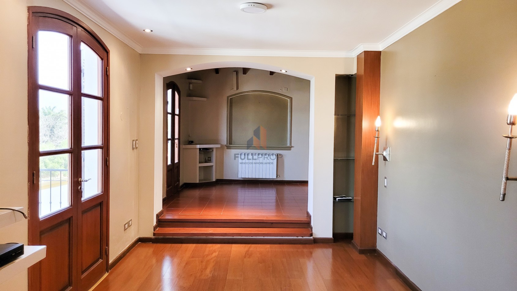 Elegante Casa Estilo Neo Colonial en Venta - Club de Campo El Tipal