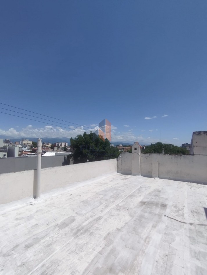 VIVIENDA COLECTIVA UBICADA EN LAVALLE AL 100  (6 UNIDADES FUNCIONALES)