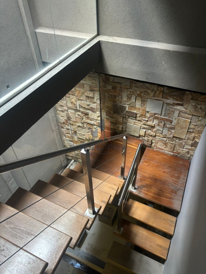 Oficina en alquiler en Dean Funes 800