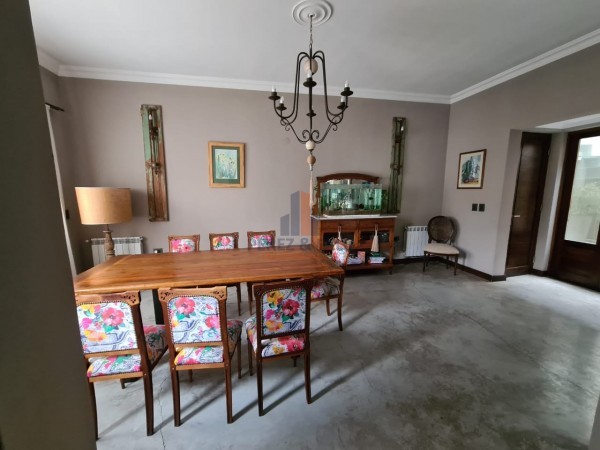Casa de Categoria en Vte Lopez al 800- Salta