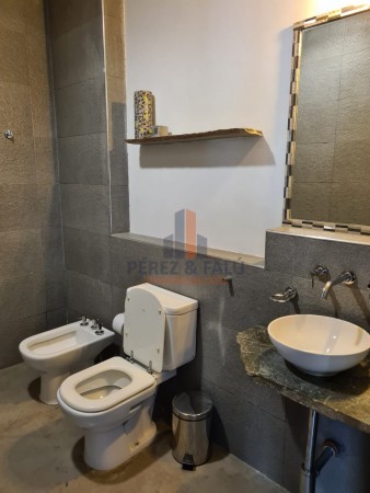 Casa de Categoria en Vte Lopez al 800- Salta