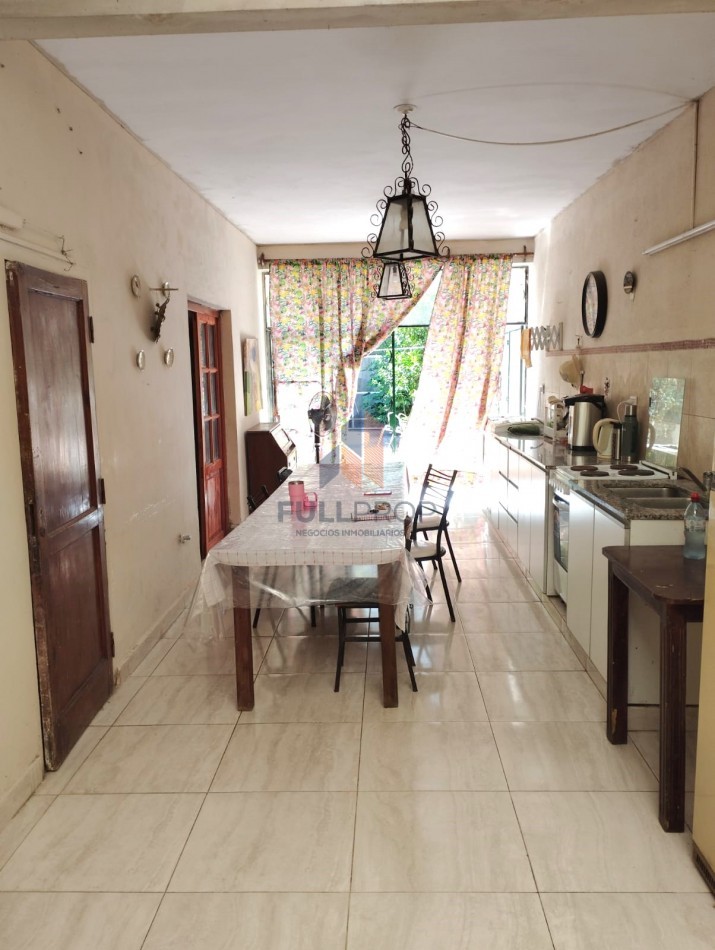 VIVIENDA COLECTIVA UBICADA EN LAVALLE AL 100  (6 UNIDADES FUNCIONALES)