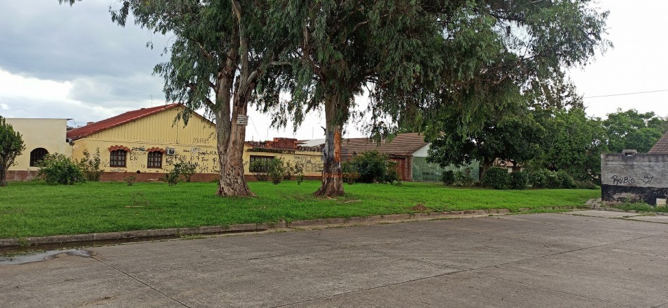 OPORTUNIDAD - CASA EN VENTA EN BARRIO SANTA ANA I (ZONA SUR)