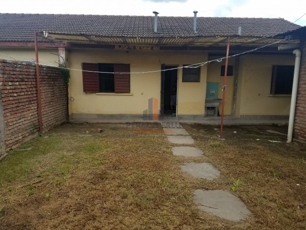 OPORTUNIDAD - CASA EN VENTA EN BARRIO SANTA ANA I (ZONA SUR)