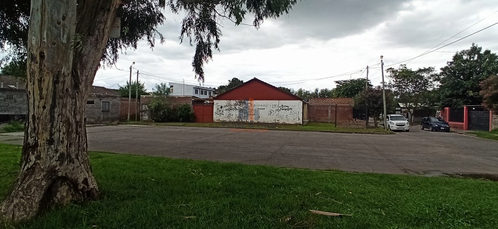 OPORTUNIDAD - CASA EN VENTA EN BARRIO SANTA ANA I (ZONA SUR)
