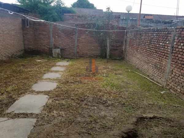 OPORTUNIDAD - CASA EN VENTA EN BARRIO SANTA ANA I (ZONA SUR)