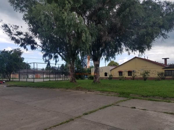 OPORTUNIDAD - CASA EN VENTA EN BARRIO SANTA ANA I (ZONA SUR)