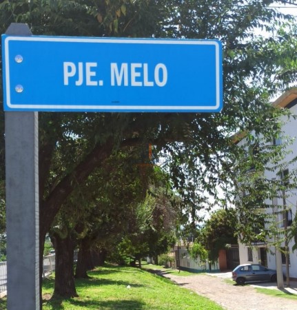 CASA ESQUINA EN ZONA BELGRANO AL 2300