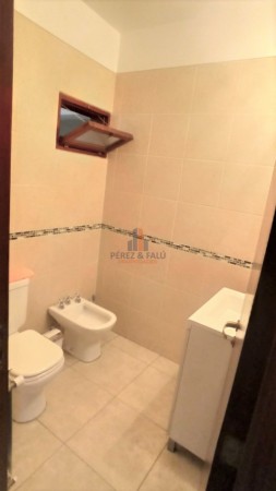 CASA ESQUINA EN ZONA BELGRANO AL 2300