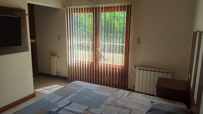 CASA ESQUINA EN ZONA BELGRANO AL 2300