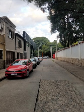 ALQUILER CASA ZONA PLAZA ALVARADO
