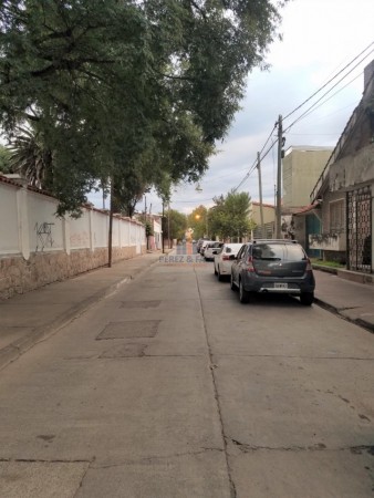 ALQUILER CASA ZONA PLAZA ALVARADO