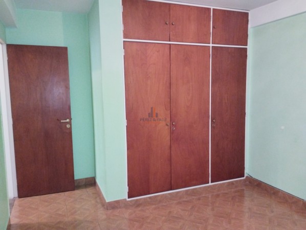 Departamento en Alquiler sobre Alsina 1043