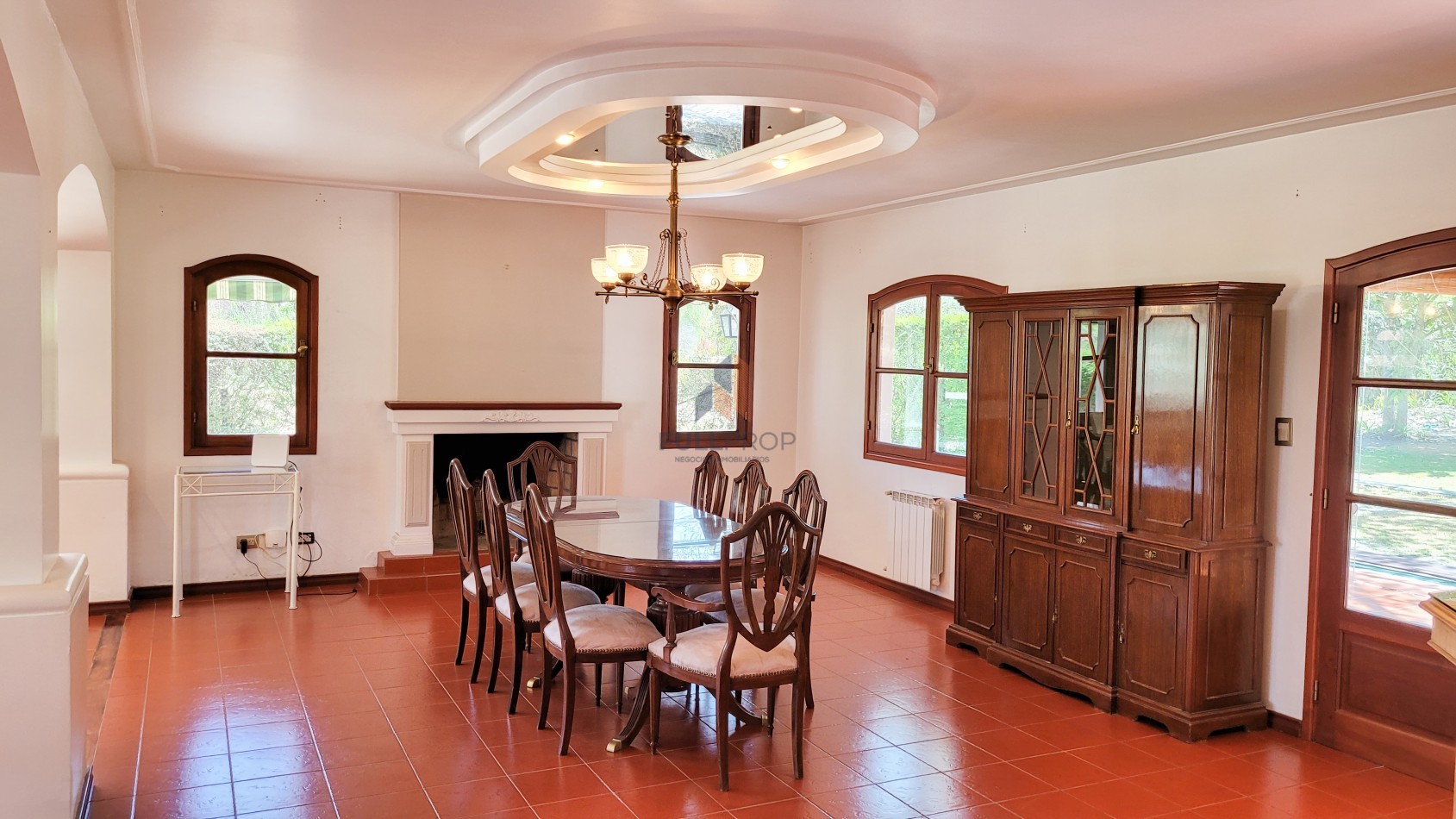 Elegante Casa Estilo Neo Colonial en Venta - Club de Campo El Tipal