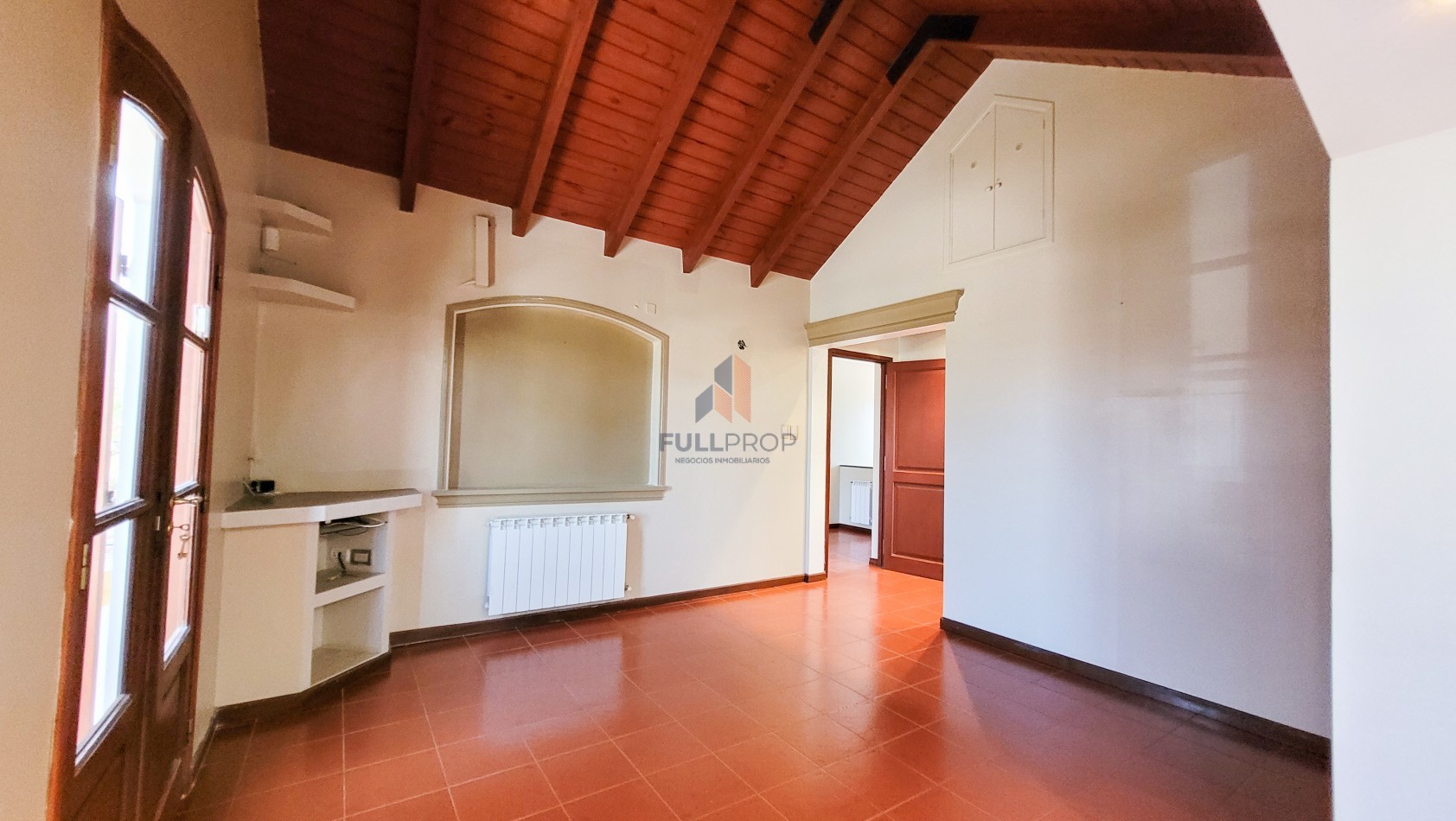 Elegante Casa Estilo Neo Colonial en Venta - Club de Campo El Tipal