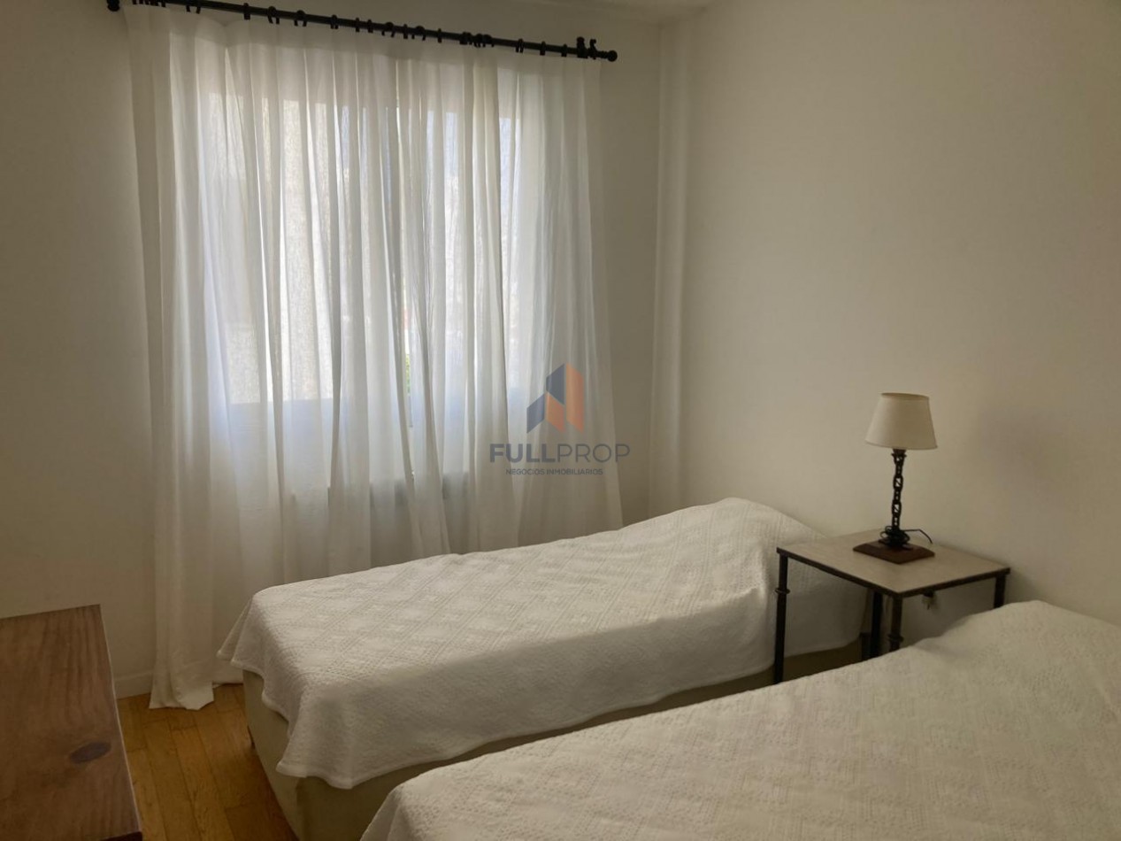 Departamento Amoblado de 2 dormitorios en Necochea al 200