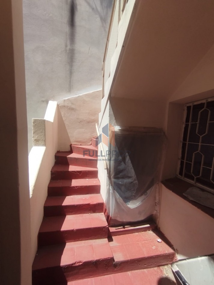 VIVIENDA COLECTIVA UBICADA EN LAVALLE AL 100  (6 UNIDADES FUNCIONALES)