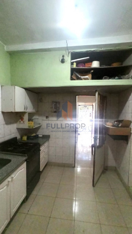 VIVIENDA COLECTIVA UBICADA EN LAVALLE AL 100  (6 UNIDADES FUNCIONALES)