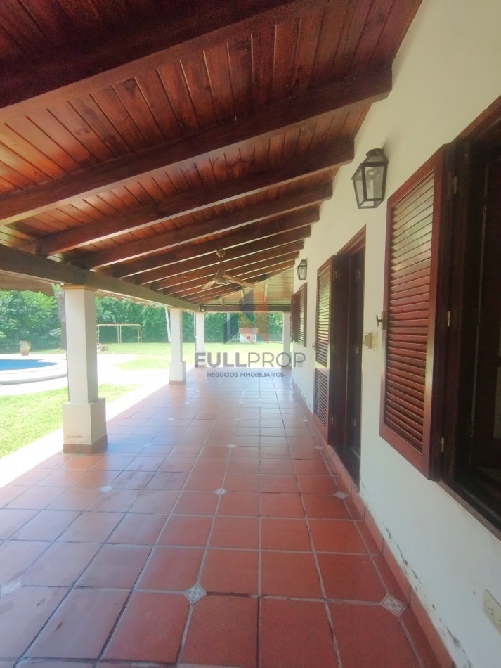 CASA EN B° PRIVADO LOS OLMOS