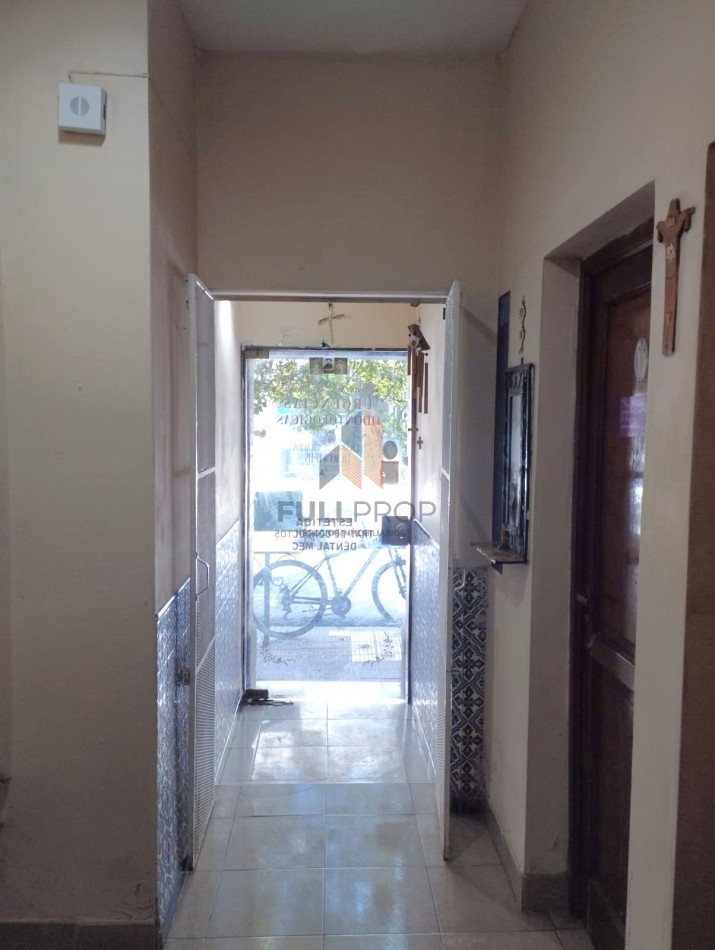 VIVIENDA COLECTIVA UBICADA EN LAVALLE AL 100  (6 UNIDADES FUNCIONALES)