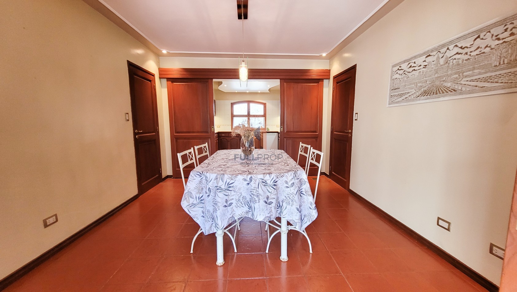 Elegante Casa Estilo Neo Colonial en Venta - Club de Campo El Tipal