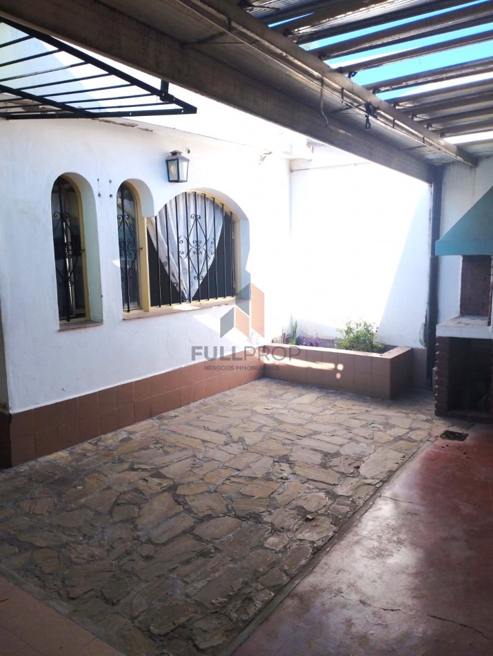 ALQUILER CASA ZONA PLAZA ALVARADO