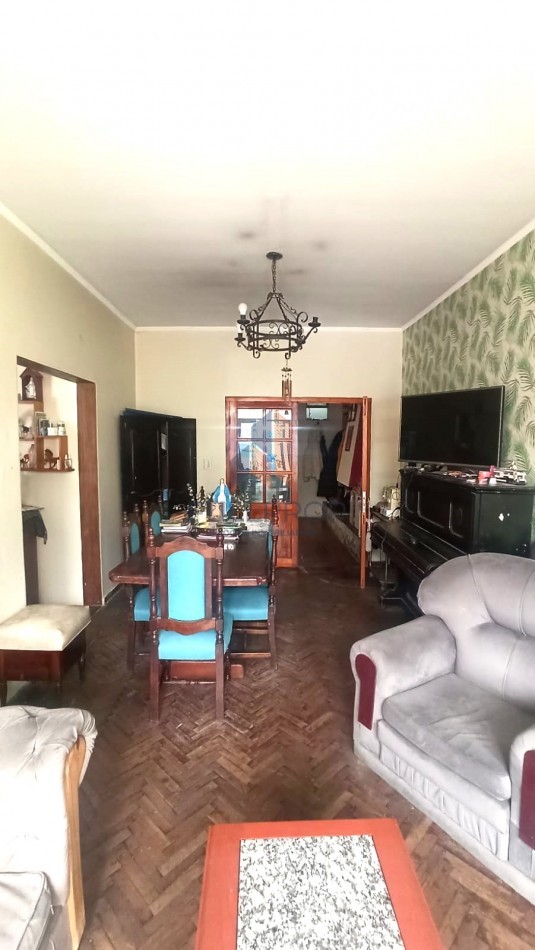 VIVIENDA COLECTIVA UBICADA EN LAVALLE AL 100  (6 UNIDADES FUNCIONALES)