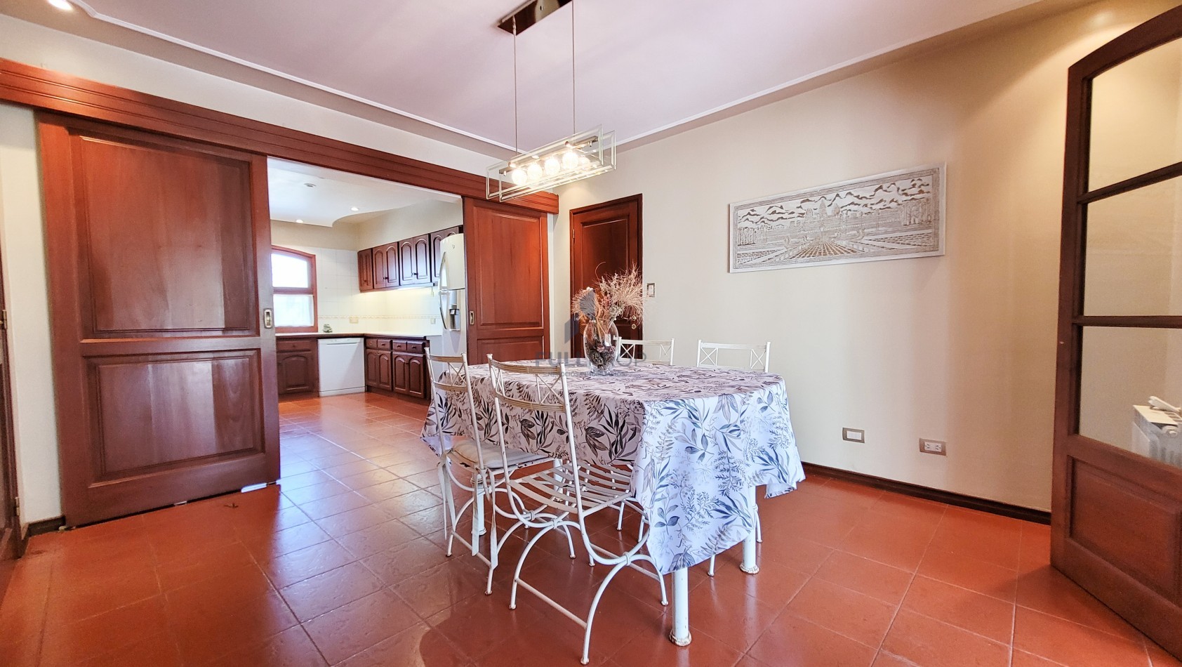 Elegante Casa Estilo Neo Colonial en Venta - Club de Campo El Tipal