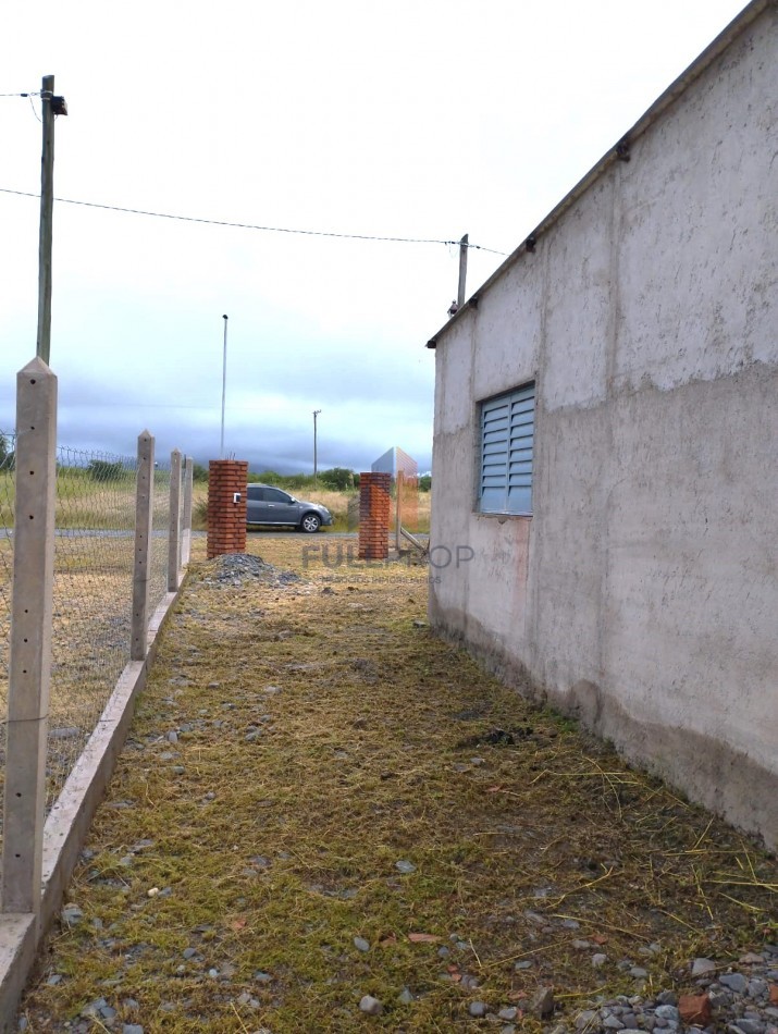 TERRENO ESQUINA CON CONSTRUCCION Y PILETA EN POTREROS DE QUIJANO