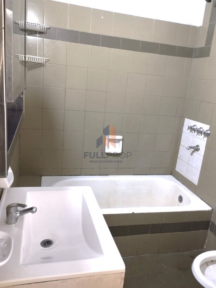 ALQUILER CASA ZONA PLAZA ALVARADO