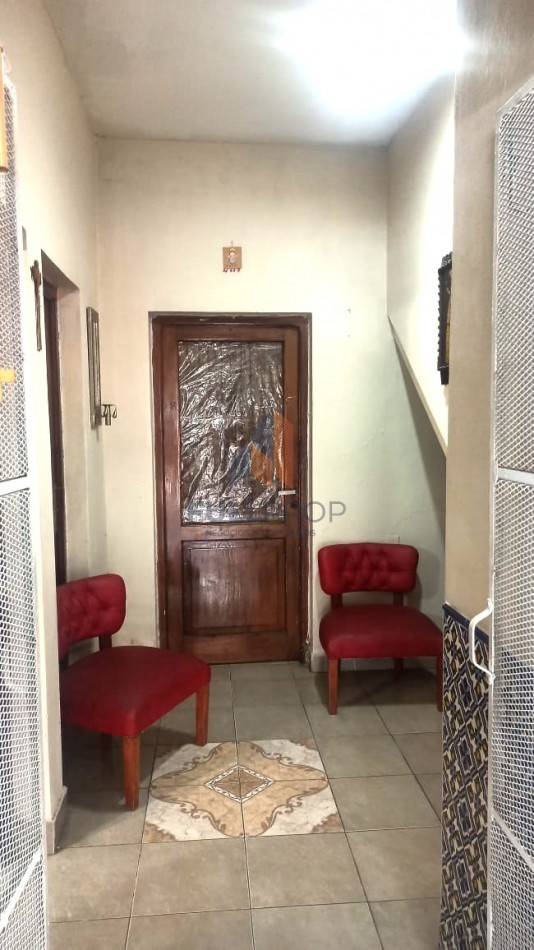 VIVIENDA COLECTIVA UBICADA EN LAVALLE AL 100  (6 UNIDADES FUNCIONALES)