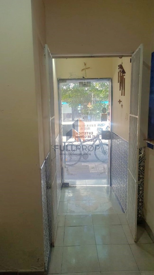 VIVIENDA COLECTIVA UBICADA EN LAVALLE AL 100  (6 UNIDADES FUNCIONALES)