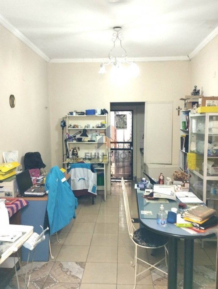 VIVIENDA COLECTIVA UBICADA EN LAVALLE AL 100  (6 UNIDADES FUNCIONALES)