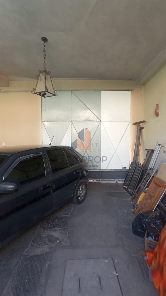 VIVIENDA COLECTIVA UBICADA EN LAVALLE AL 100  (6 UNIDADES FUNCIONALES)