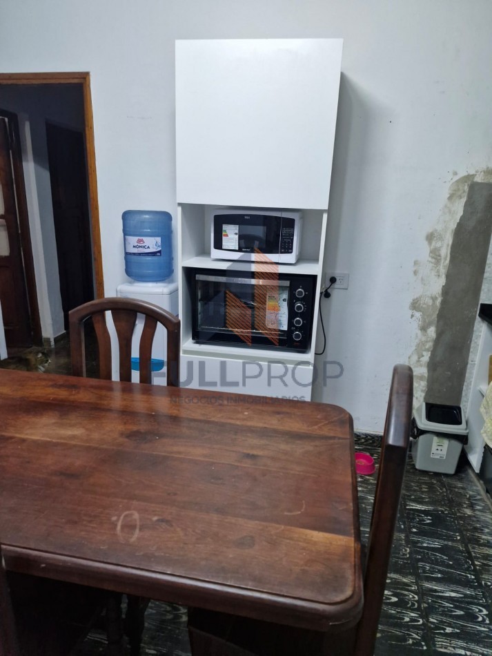 CASA EN VENTA ZONA COMERCIAL (MENDOZA AL 1200)