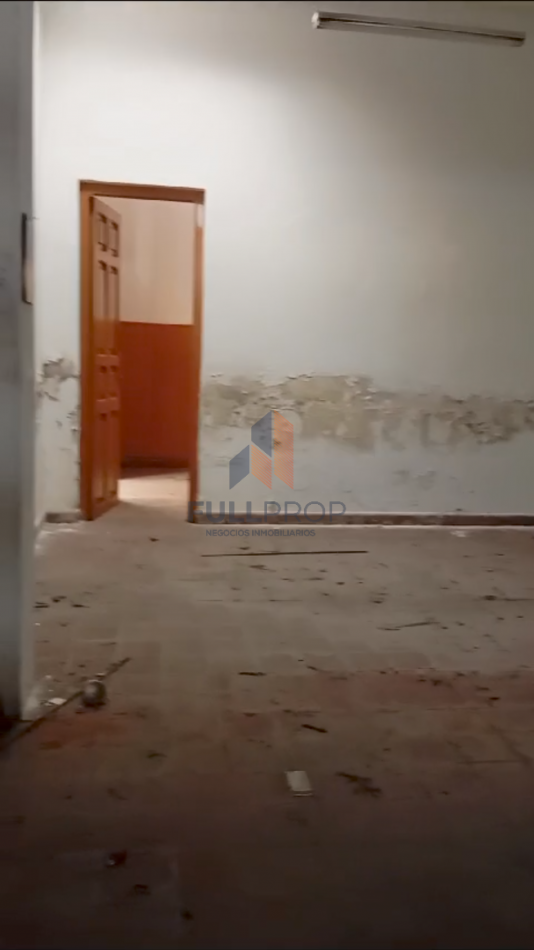 CASA EN VENTA A RECICLAR -GUEMES Y SANTIAGO DEL ESTERO- 