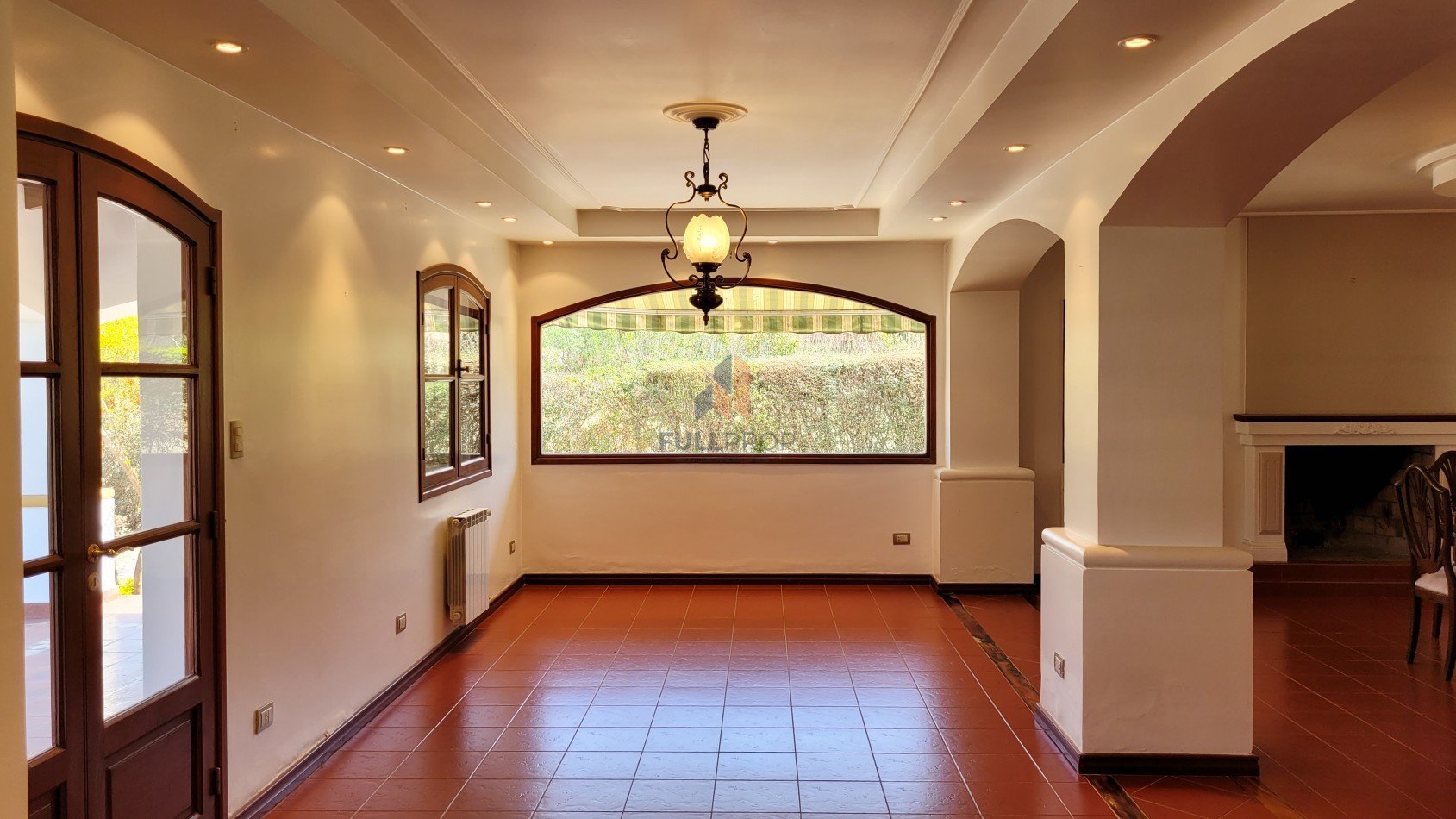 Elegante Casa Estilo Neo Colonial en Venta - Club de Campo El Tipal
