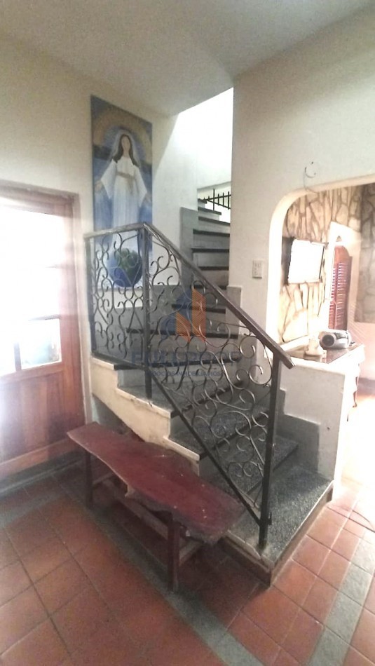 VIVIENDA COLECTIVA UBICADA EN LAVALLE AL 100  (6 UNIDADES FUNCIONALES)