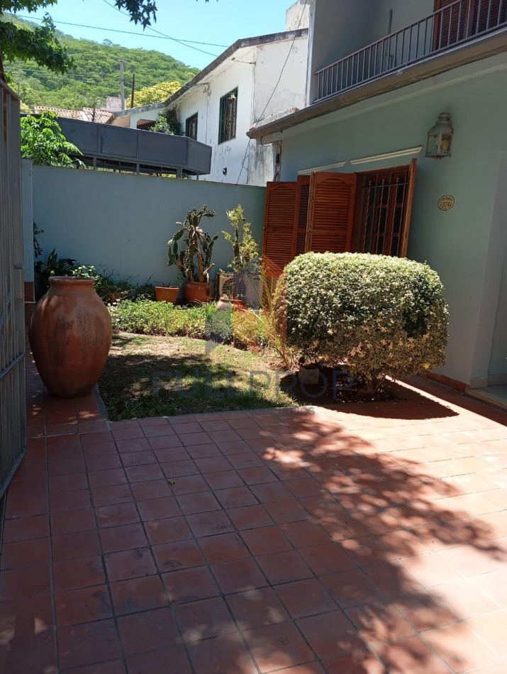 CASA EN VENTA- TRES CERRITOS
