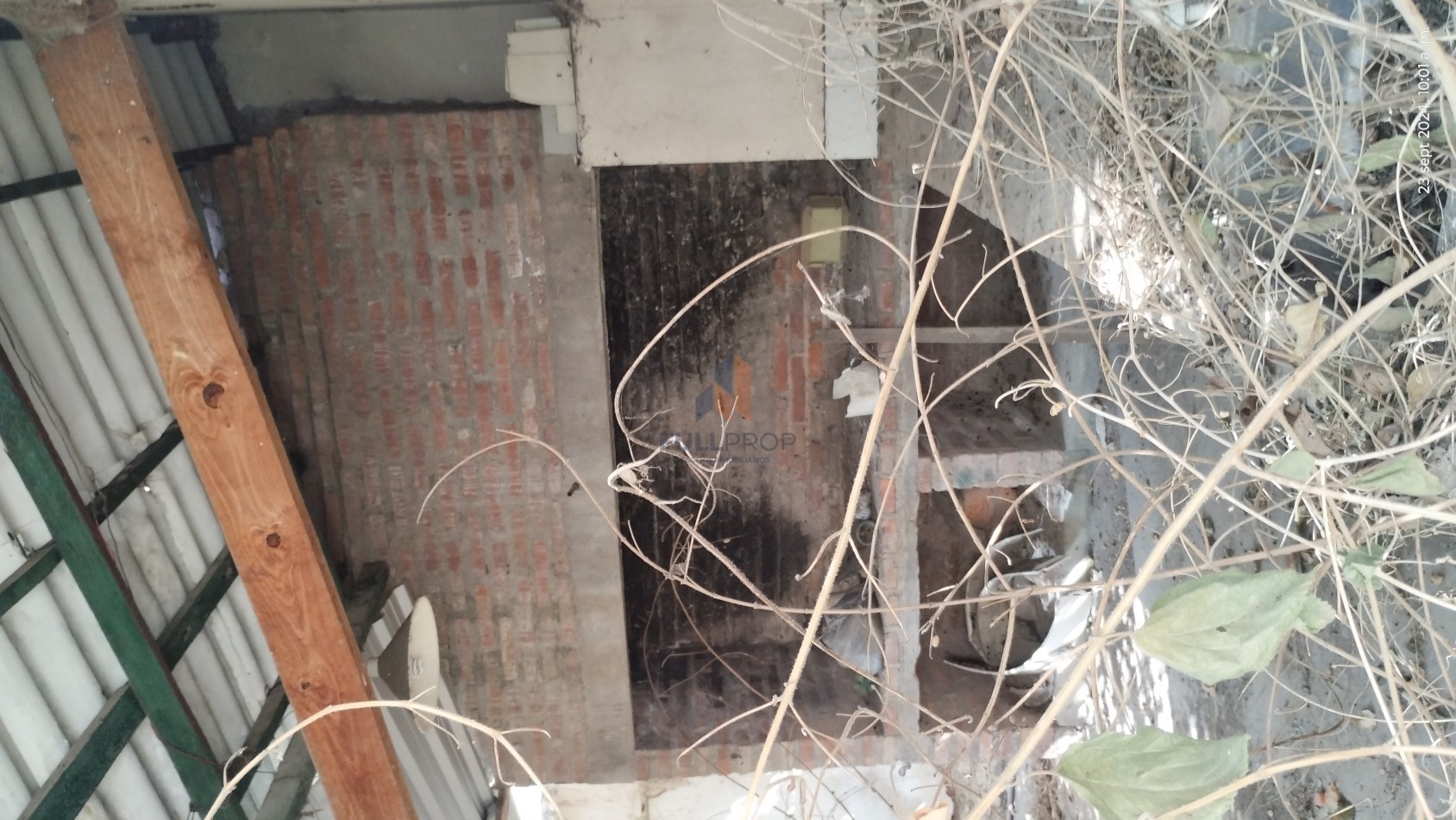 CASA EN VENTA A RECICLAR -GUEMES Y SANTIAGO DEL ESTERO- 