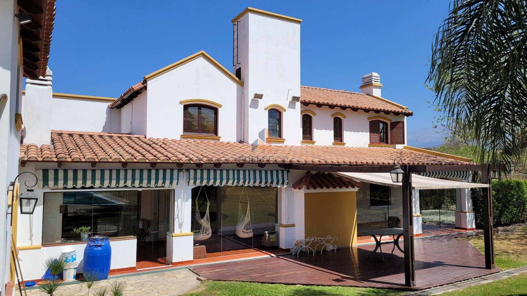 Elegante Casa Estilo Neo Colonial en Venta - Club de Campo El Tipal